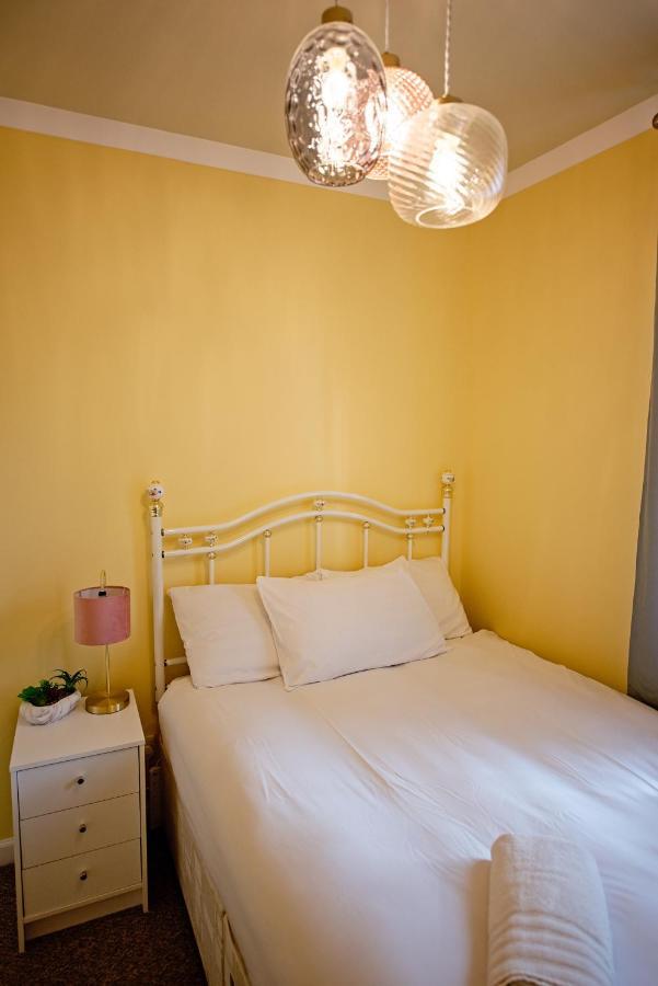 Cosy One Bedroom Flat In City Center Édimbourg Extérieur photo